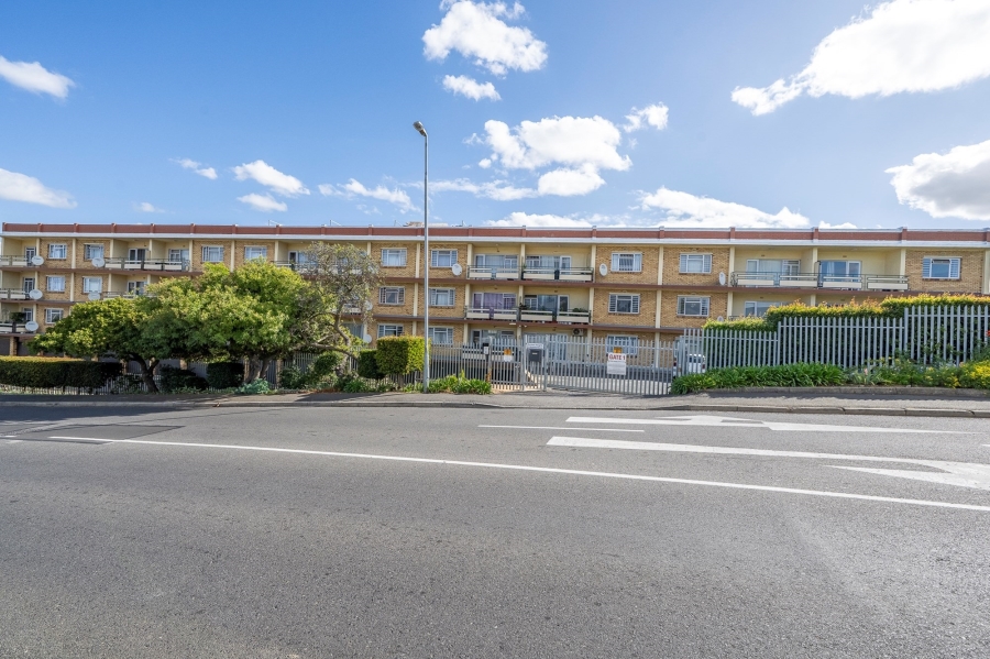 To Let 2 Bedroom Property for Rent in Bloemhof Western Cape